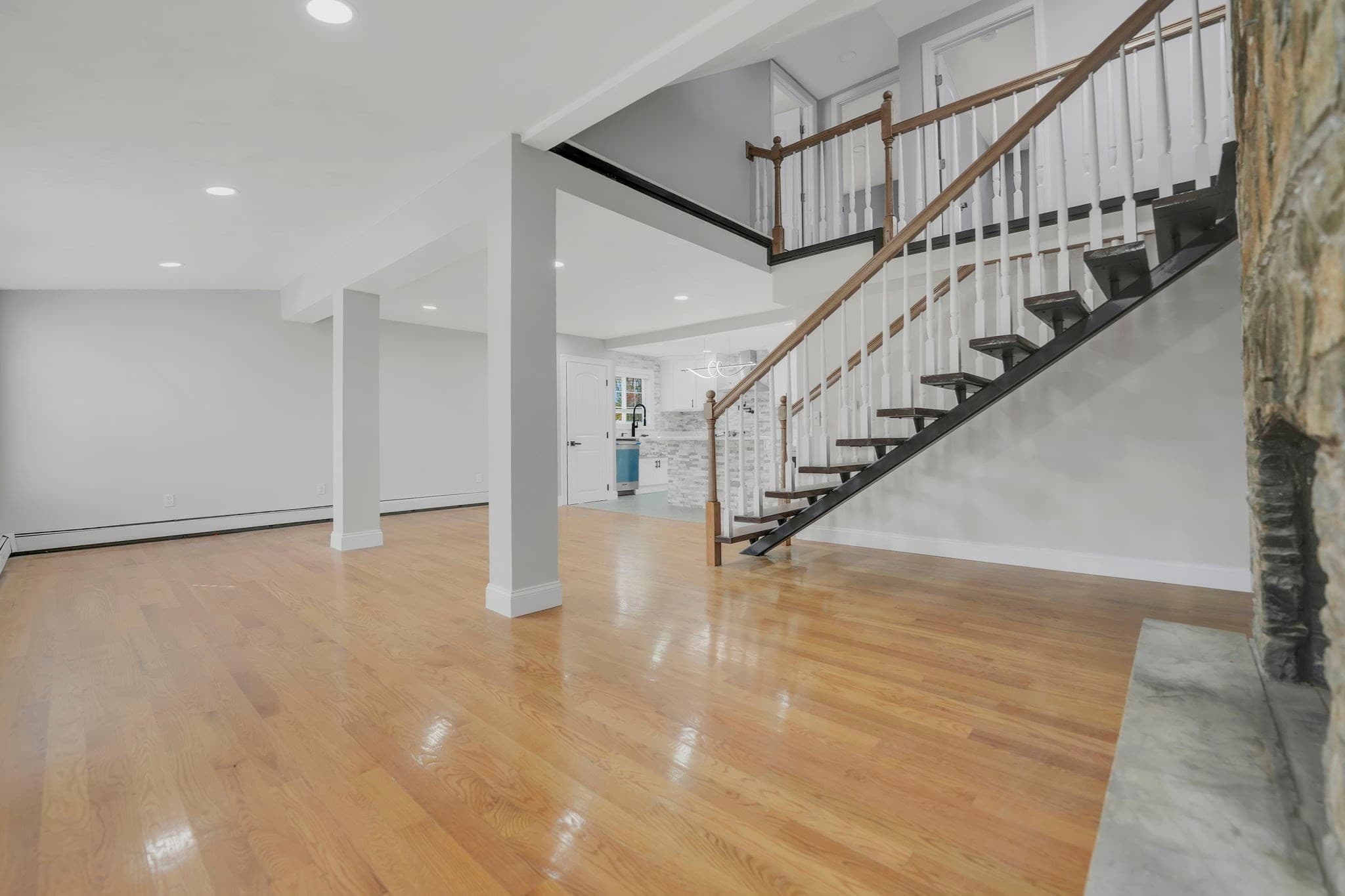 Single Family Residence at 128 Old Bedford Rd, Westport MA 02790, photo 8 of 41