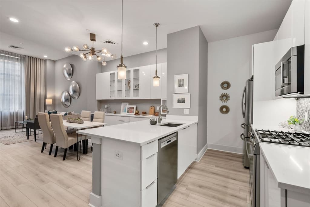 121 Portland Street # 202, Boston MA 02114