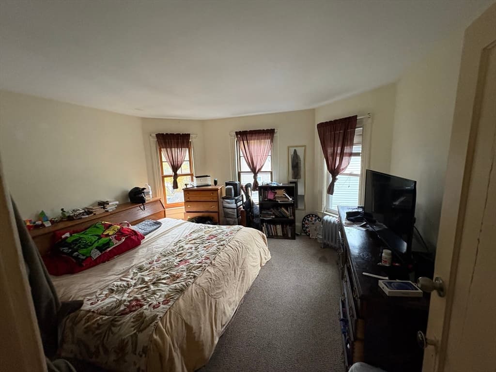 Single Family Residence at 958 Main St, Holyoke MA 01040, Holyoke, photo 11 of 18