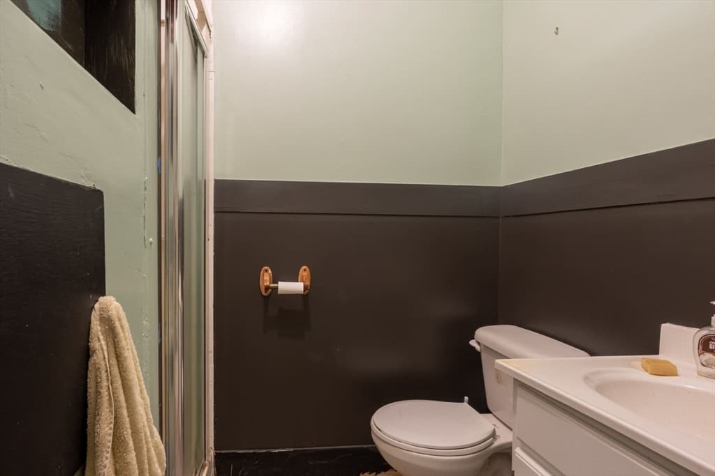301-303 Linden St, Holyoke MA 01040 photo 21