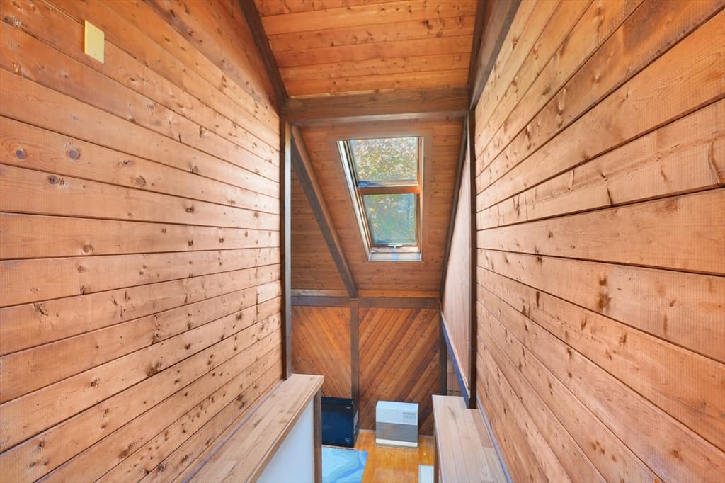 Single Family Residence at 25 Vineyard Meadow Farms Rd., West Tisbury MA 02575, photo 16 of 29