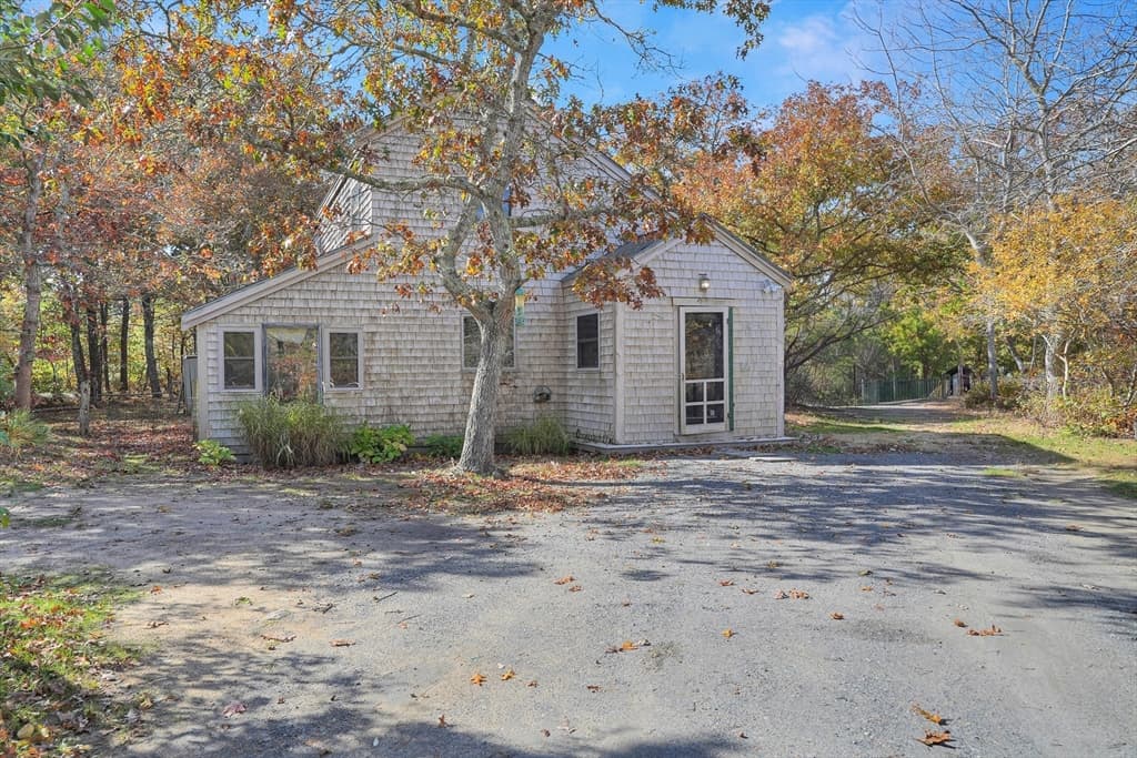 25 Vineyard Meadow Farms Rd., West Tisbury MA 02575