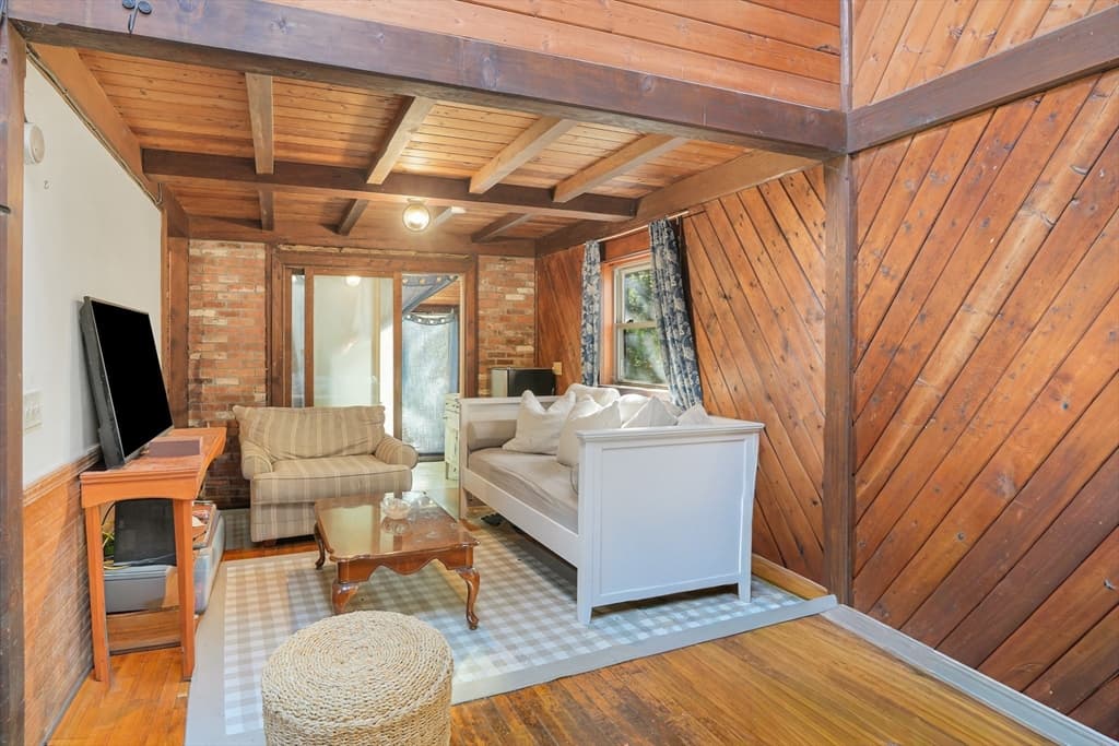 Single Family Residence at 25 Vineyard Meadow Farms Rd., West Tisbury MA 02575, photo 4 of 29