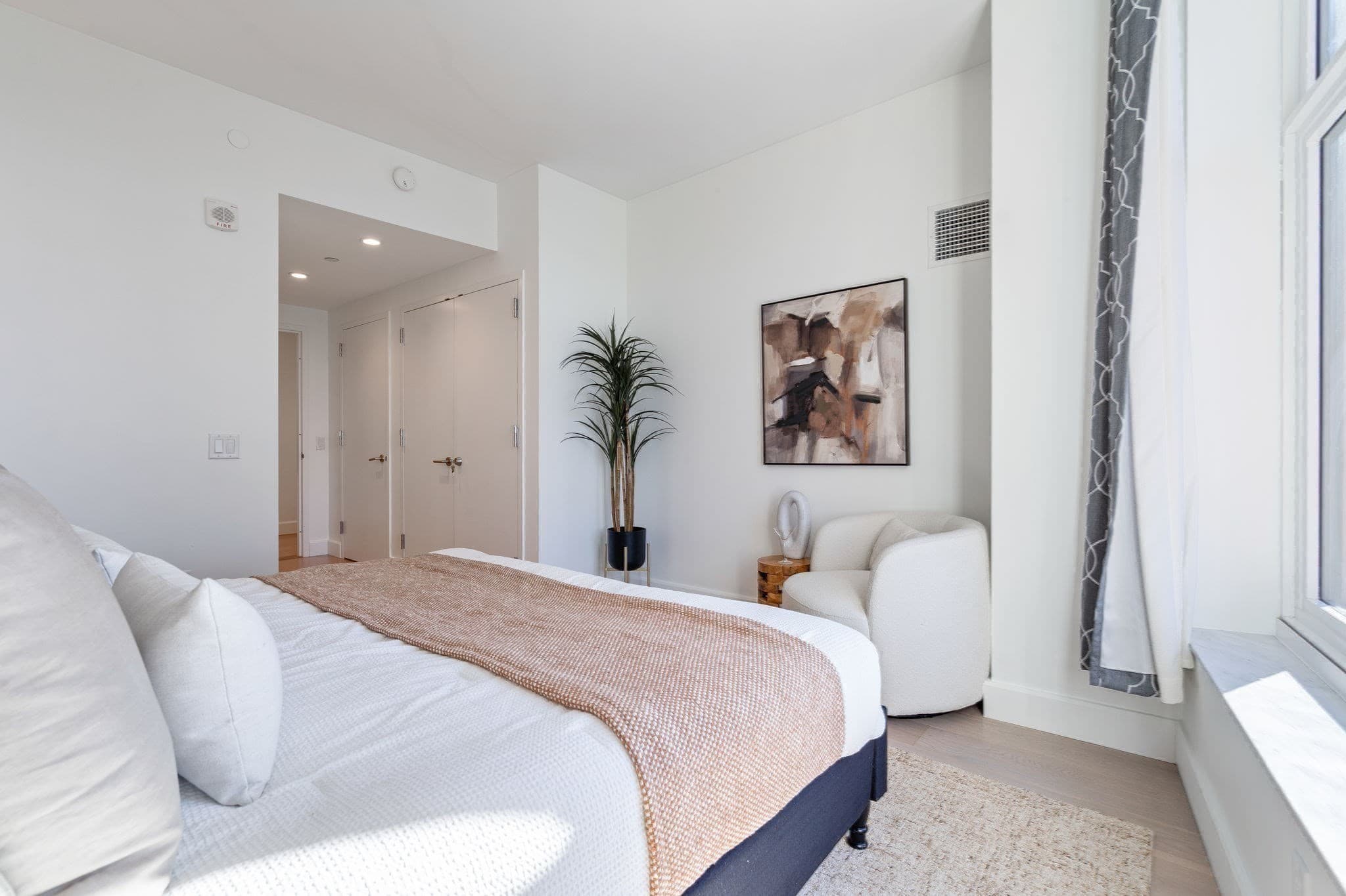 Condominium at 100 Lovejoy Wharf # 1B, Boston MA 02114, photo 16 of 41