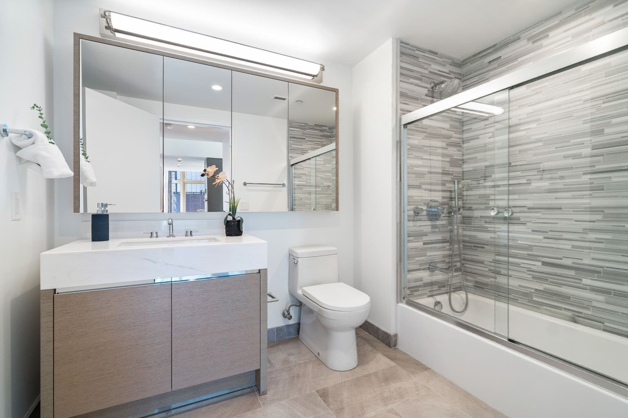 Condominium at 100 Lovejoy Wharf # 1B, Boston MA 02114, photo 21 of 41