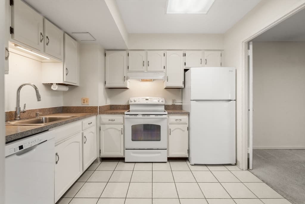 Condominium at 250 Hammond Pond Parkway # 1604N, Newton MA 02467, Newton, photo 17 of 27