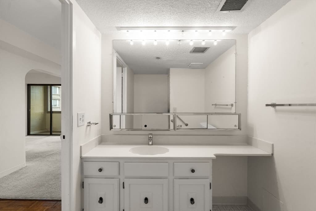 Condominium at 250 Hammond Pond Parkway # 1604N, Newton MA 02467, Newton, photo 19 of 27