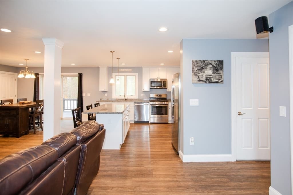Single Family Residence at 33 Rhinecliffe Road, Swansea MA 02777, photo 2 of 37