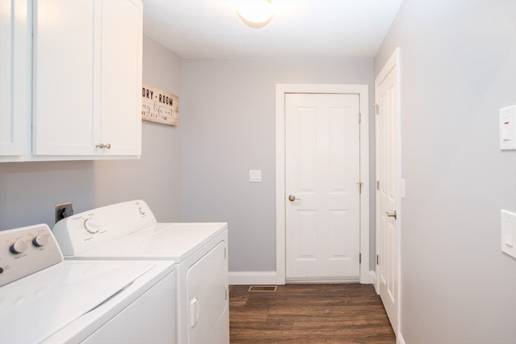 Single Family Residence at 33 Rhinecliffe Road, Swansea MA 02777, photo 16 of 37