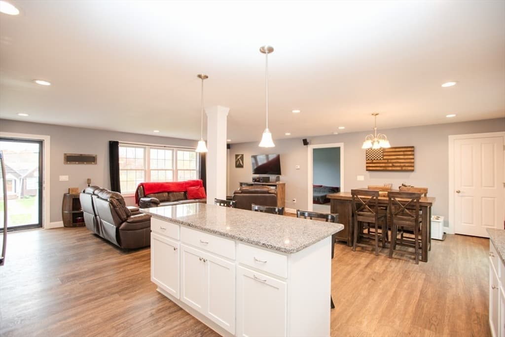 Single Family Residence at 33 Rhinecliffe Road, Swansea MA 02777, photo 5 of 37
