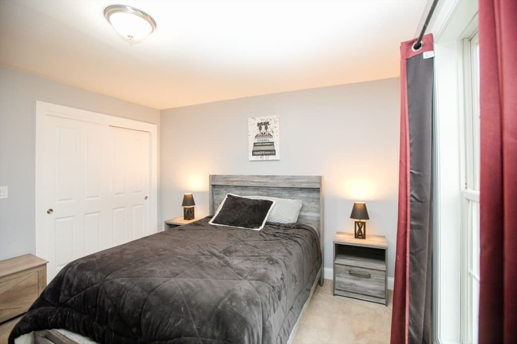 Single Family Residence at 33 Rhinecliffe Road, Swansea MA 02777, photo 19 of 37