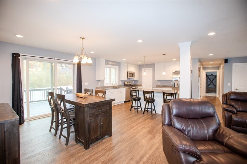 Single Family Residence at 33 Rhinecliffe Road, Swansea MA 02777, photo 8 of 37
