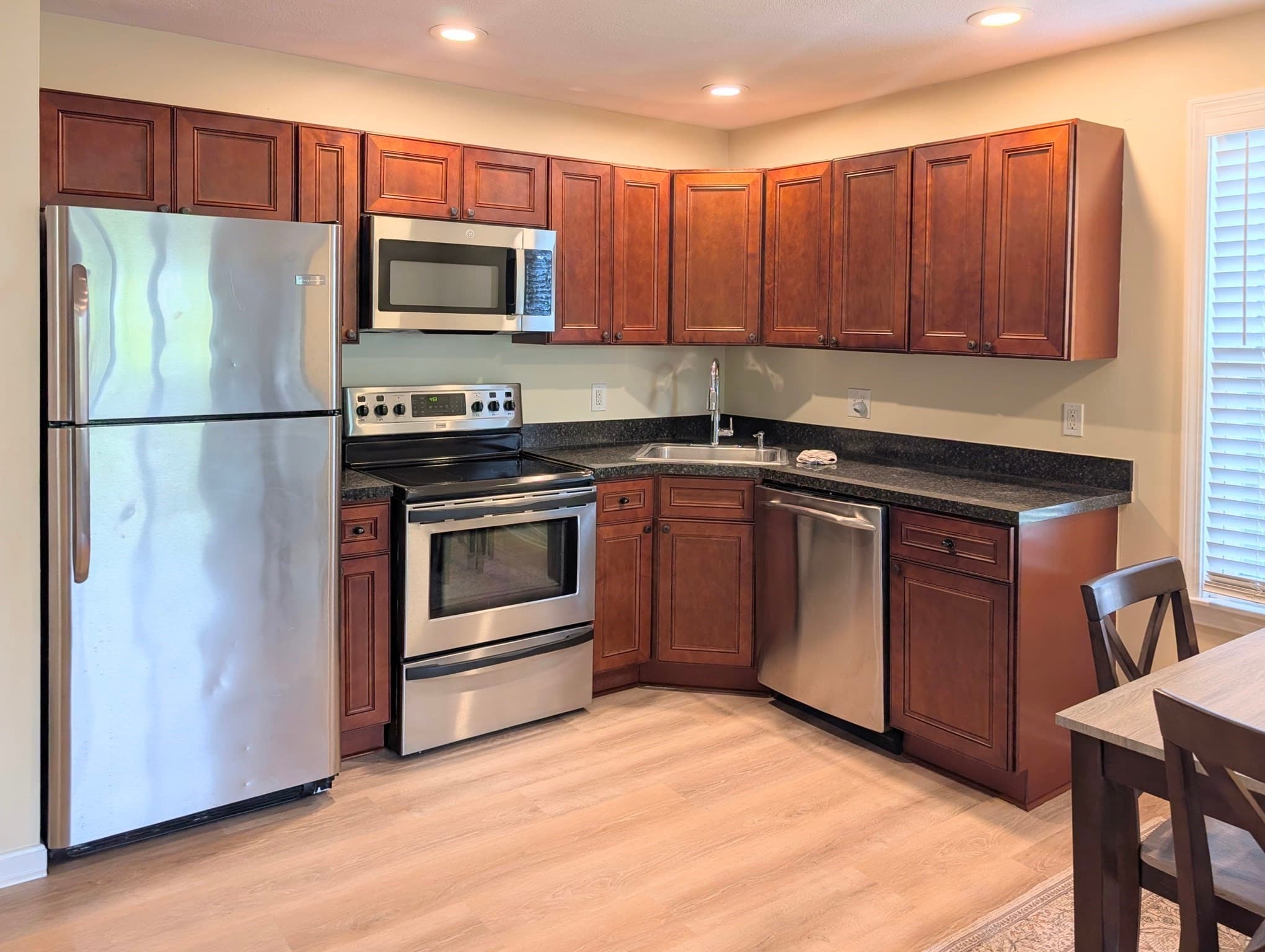 Condominium at 28 Claremont Ter # 6, Swampscott MA 01907, Swampscott, photo 4 of 27