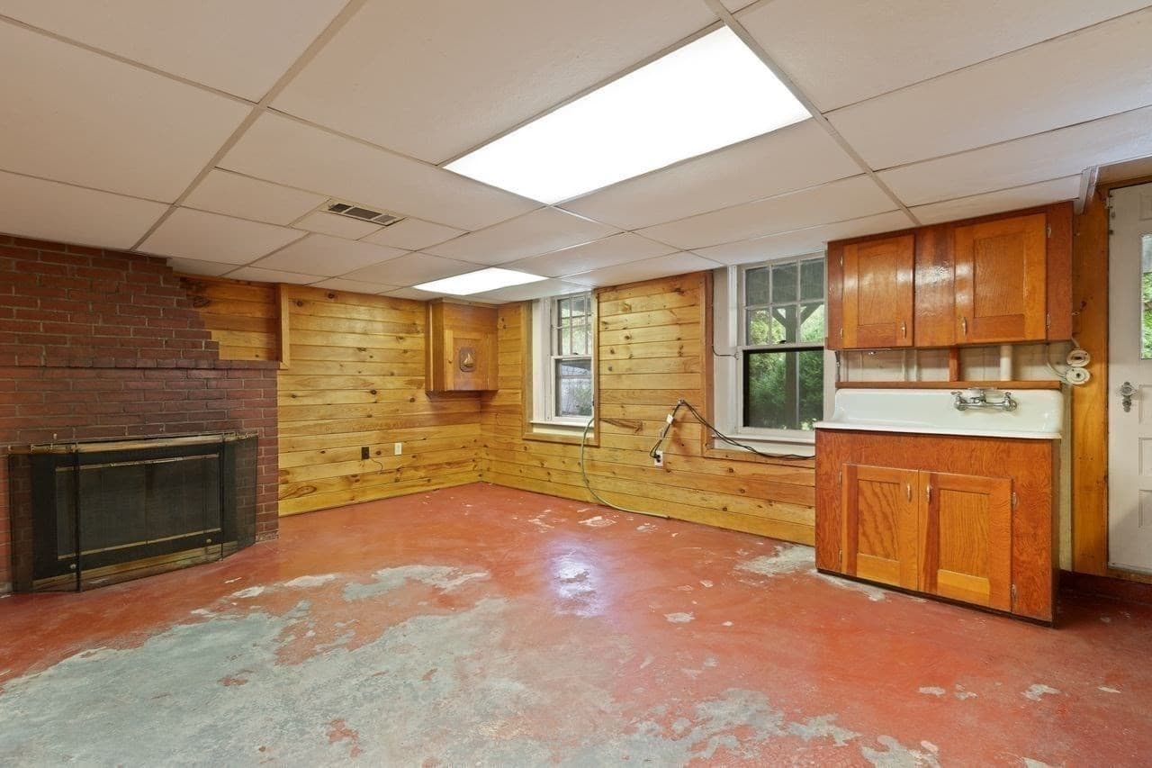 Single Family Residence at 10 Oak St, Wareham MA 02571, photo 27 of 41