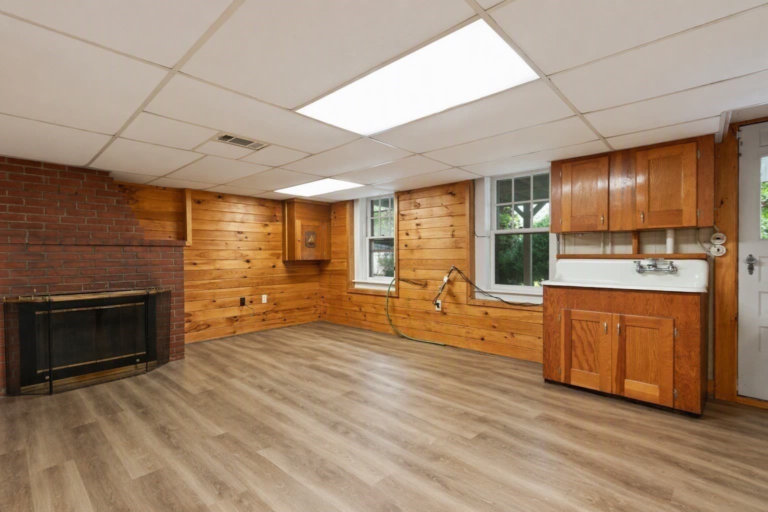 Single Family Residence at 10 Oak St, Wareham MA 02571, photo 28 of 41