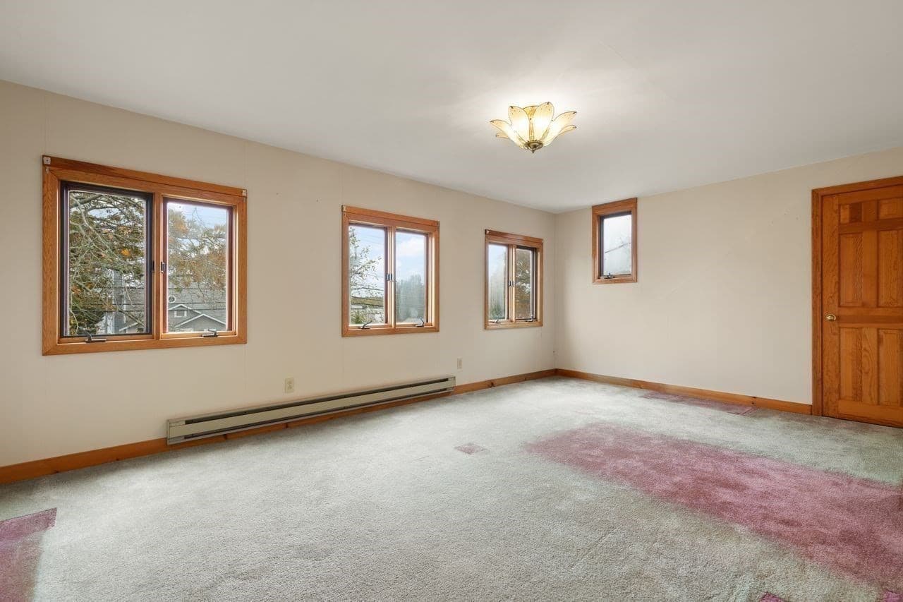 Single Family Residence at 10 Oak St, Wareham MA 02571, photo 20 of 41