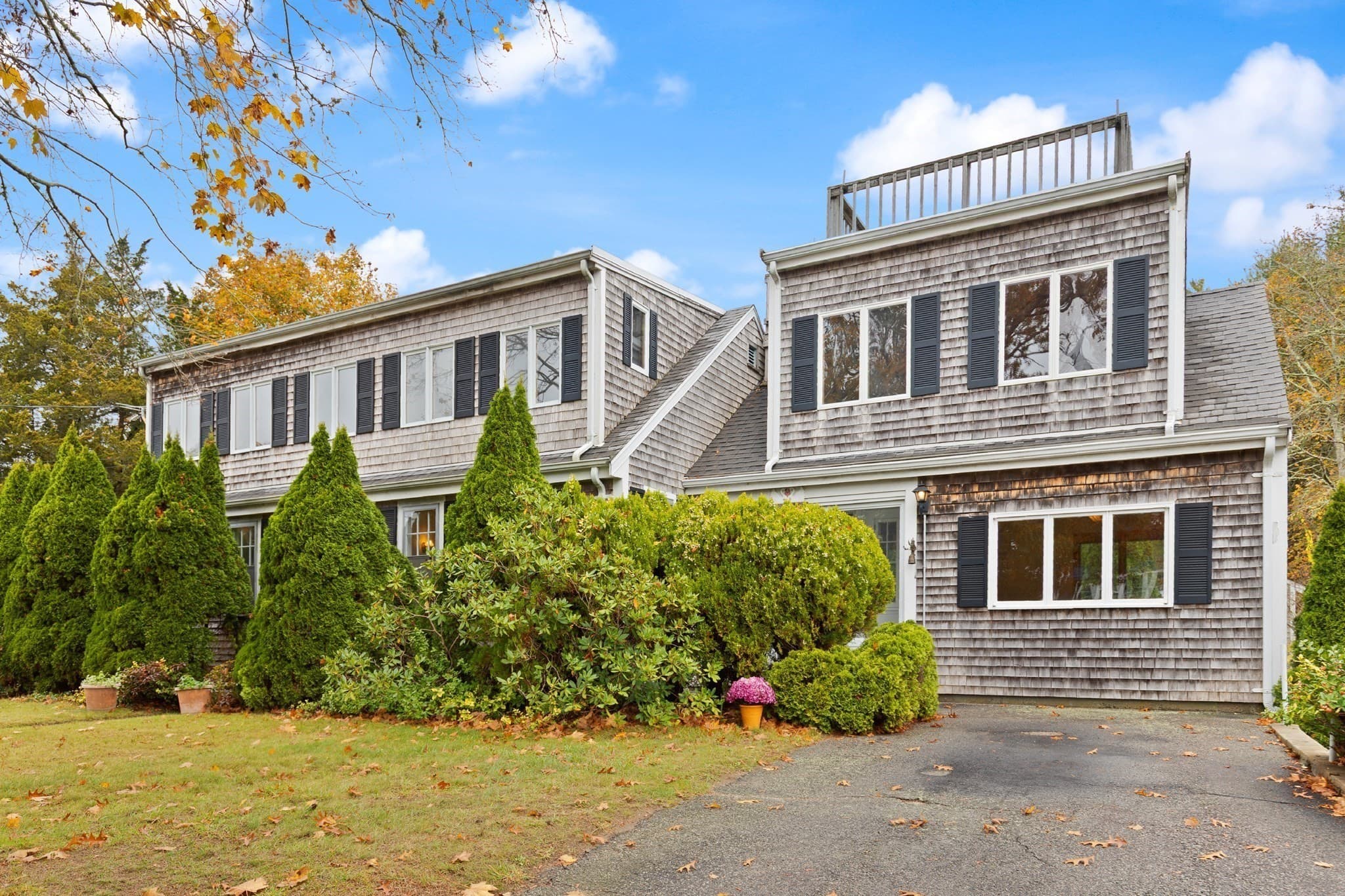 Single Family Residence at 10 Oak St, Wareham MA 02571, photo 4 of 41