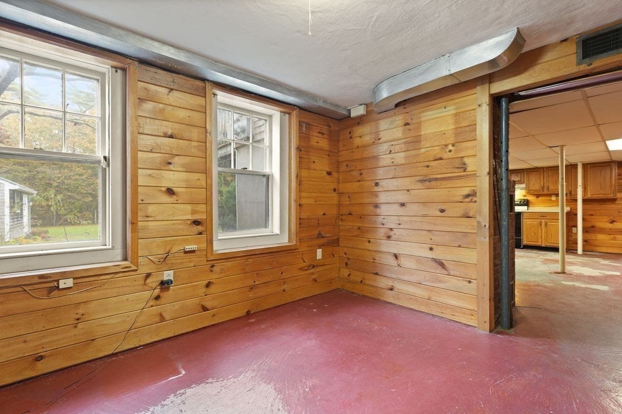 Single Family Residence at 10 Oak St, Wareham MA 02571, photo 25 of 41