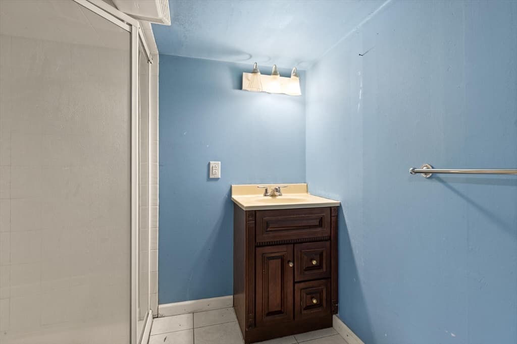 10 Minthorne St, Worcester MA 01603 photo 26