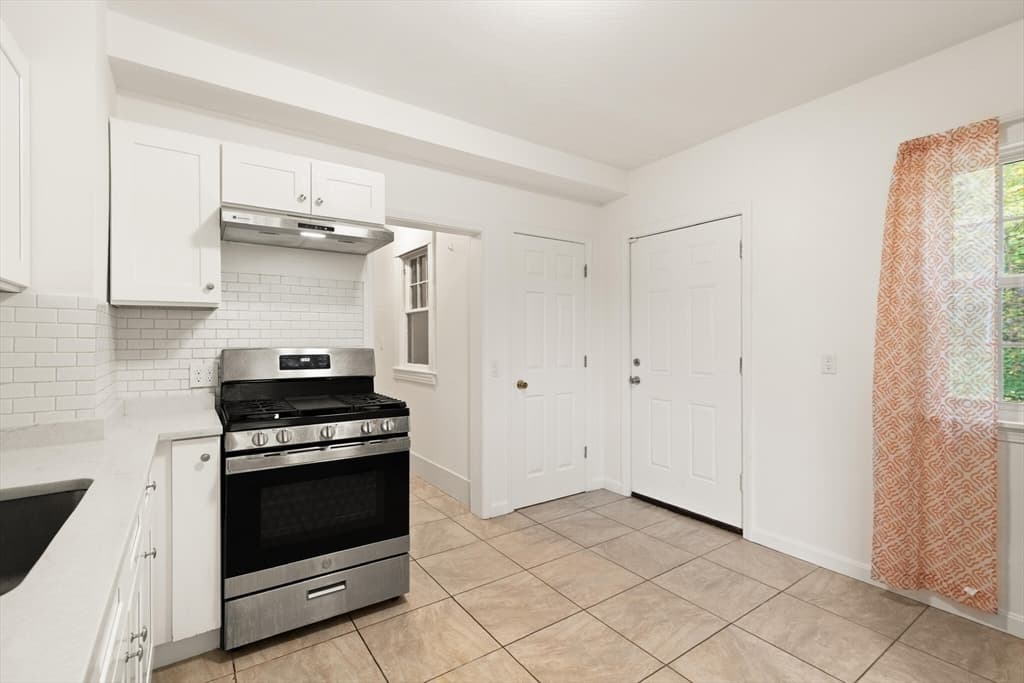 10 Minthorne St, Worcester MA 01603 photo 15