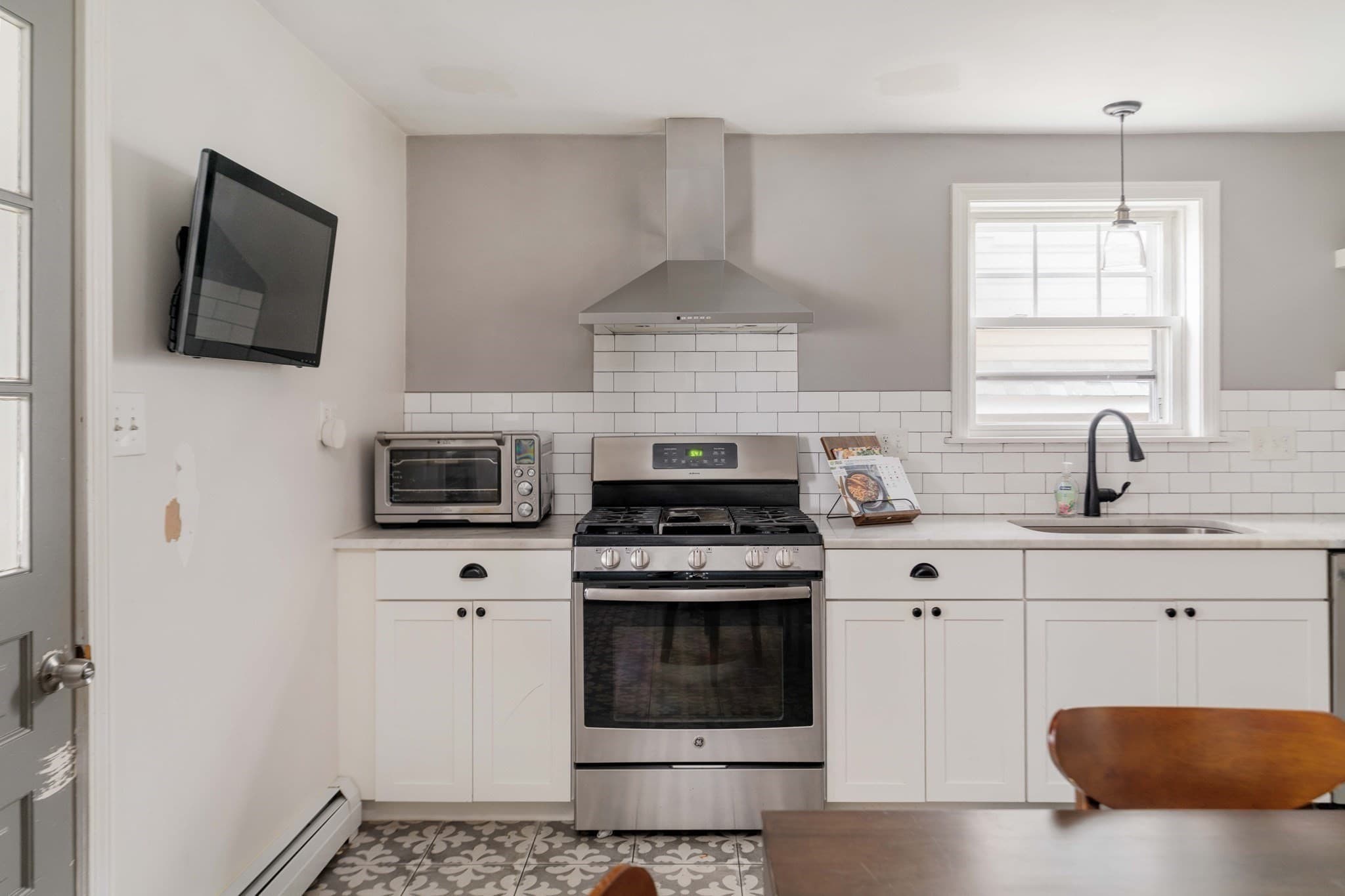 Single Family Residence at 129 Strandway, Winthrop MA 02152, Winthrop, photo 6 of 42