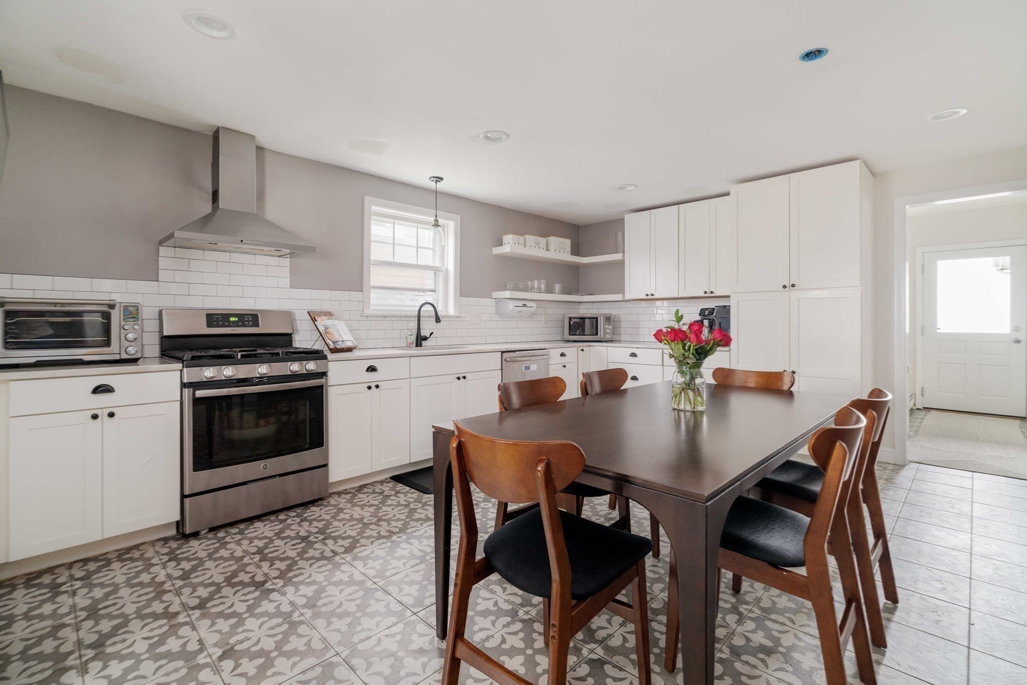 Single Family Residence at 129 Strandway, Winthrop MA 02152, Winthrop, photo 8 of 42