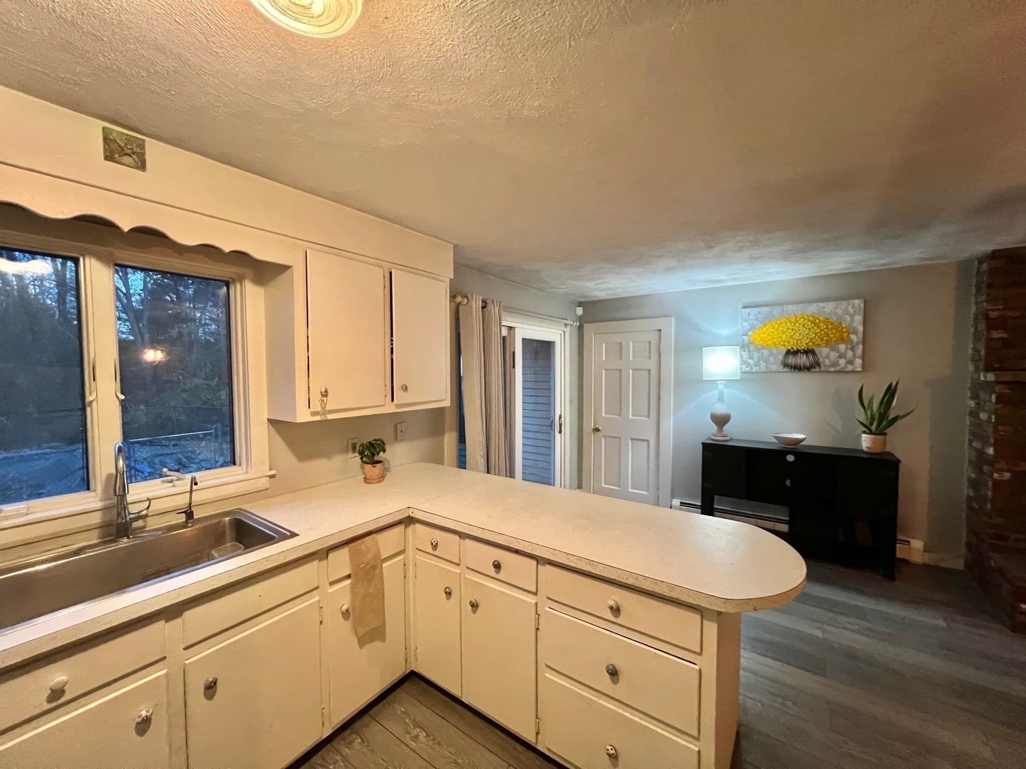 Single Family Residence at 601 Newburyport Turnpike, Rowley MA 01969, photo 11 of 22