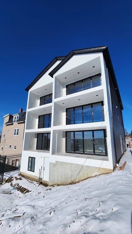 47 Laurel St # 47, Worcester MA 01605