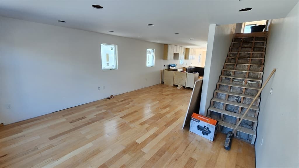 Condominium at 47 Laurel St # 47, Worcester MA 01605, photo 5 of 24