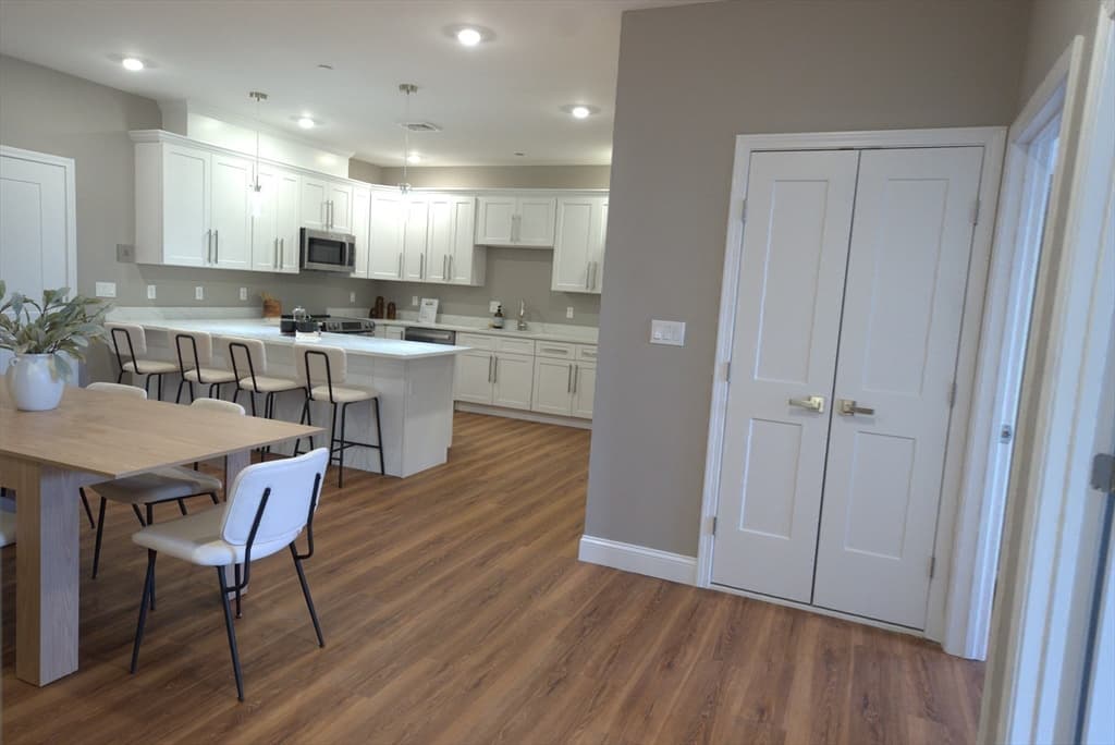 Condominium at 13 Nahant Street # 4B, Lynn MA 01902, photo 17 of 39