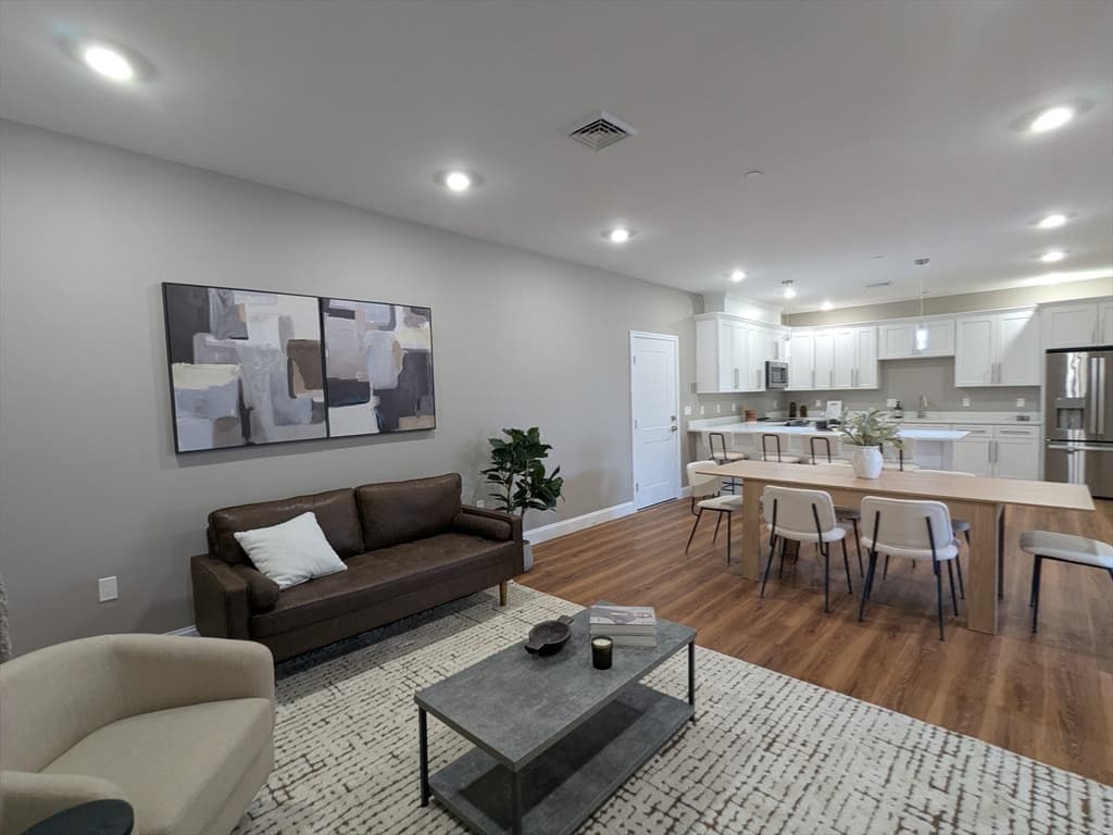 Condominium at 13 Nahant Street # 4B, Lynn MA 01902, photo 19 of 39