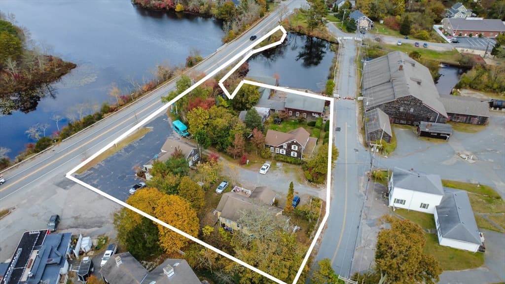 2573 Cranberry Hwy, Wareham MA 02571