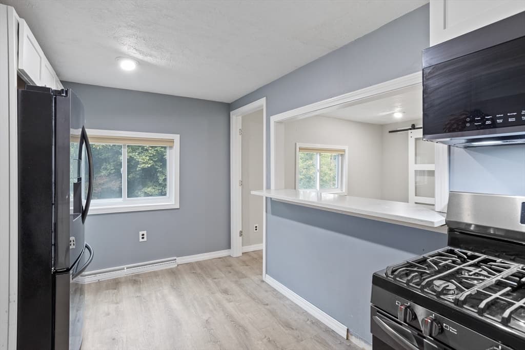 Condominium at 16 Middlesex Street # 4, Chelmsford MA 01863, Chelmsford, photo 9 of 27