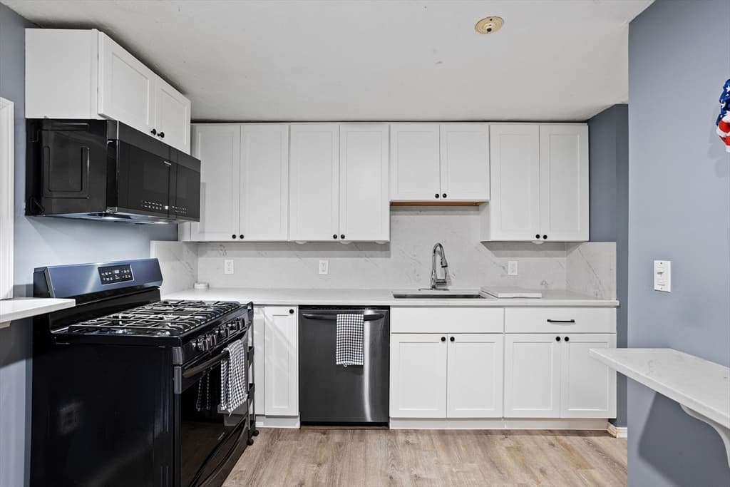Condominium at 16 Middlesex Street # 4, Chelmsford MA 01863, Chelmsford, photo 8 of 27