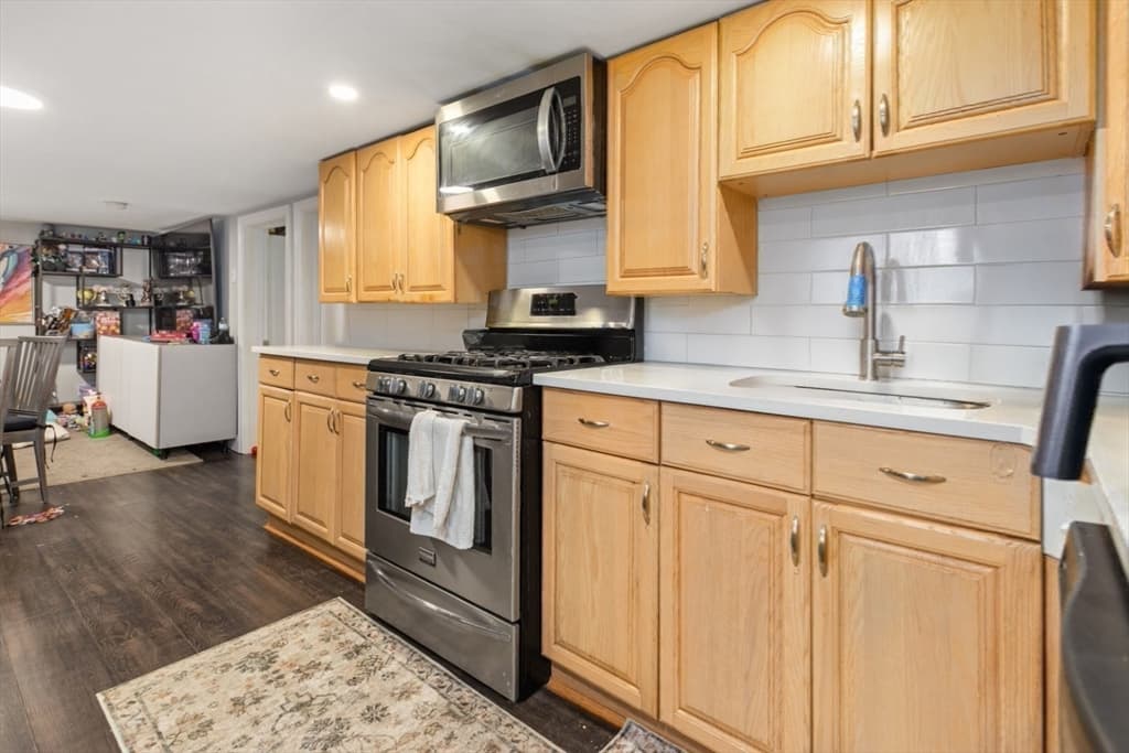 Multi Family at 14 Bay Rd, Revere MA 02151, photo 20 of 38
