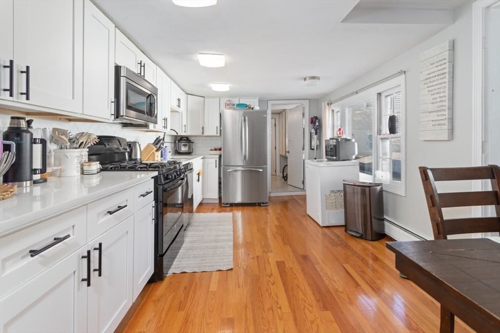 Multi Family at 14 Bay Rd, Revere MA 02151, photo 4 of 38
