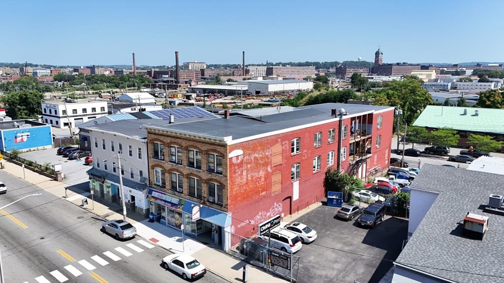 5+ Family - Rooming House at 82 S Broadway, Lawrence MA 01843, Lawrence, photo 2 of 24