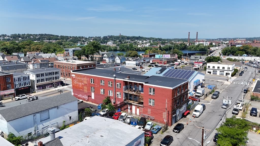 5+ Family - Rooming House at 82 S Broadway, Lawrence MA 01843, Lawrence, photo 6 of 24