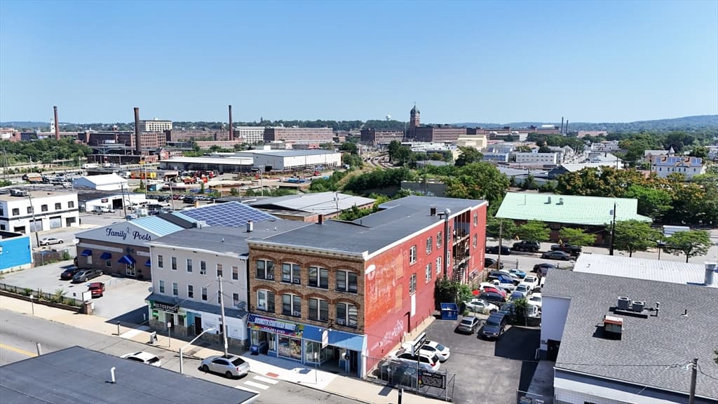 82 S Broadway, Lawrence MA 01843