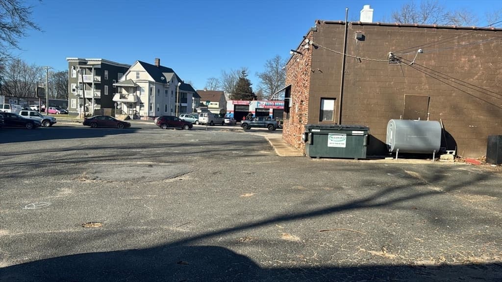 288 Allen St, Springfield MA 01108 photo 3