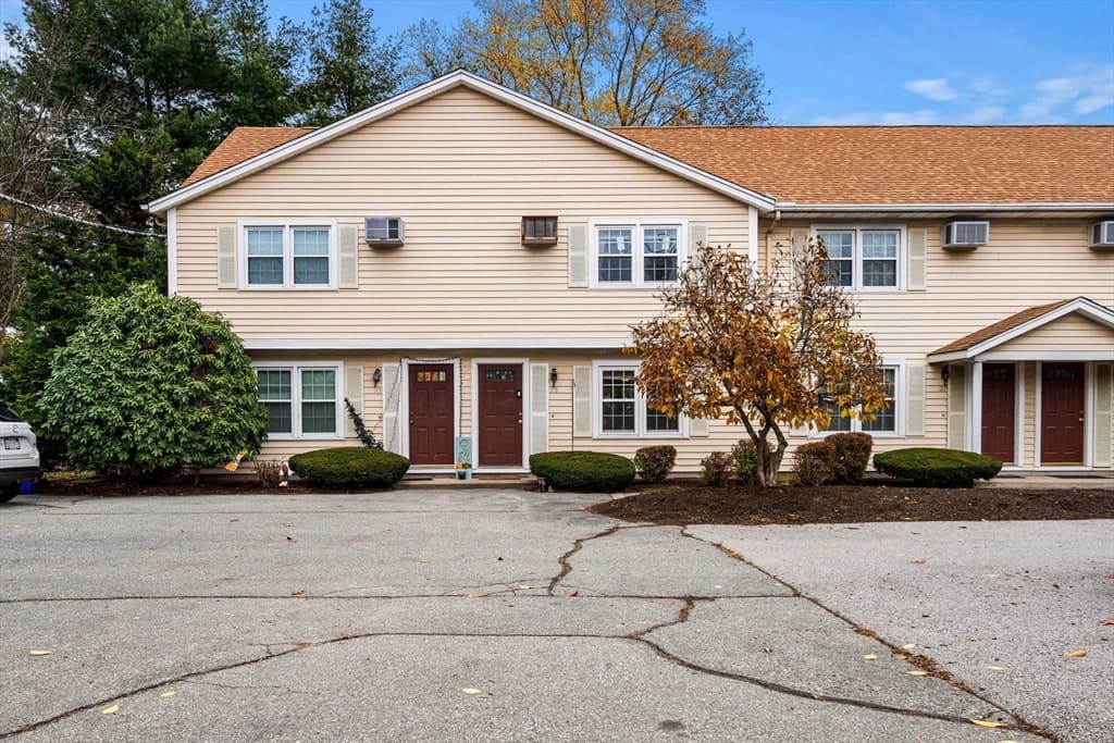 Condominium at 23 Magnolia St # 2, Attleboro MA 02703, Attleboro, photo 2 of 32