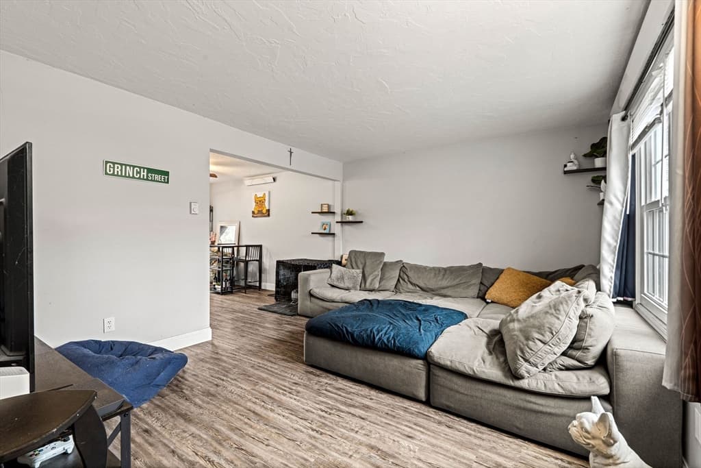 Condominium at 23 Magnolia St # 2, Attleboro MA 02703, Attleboro, photo 6 of 32