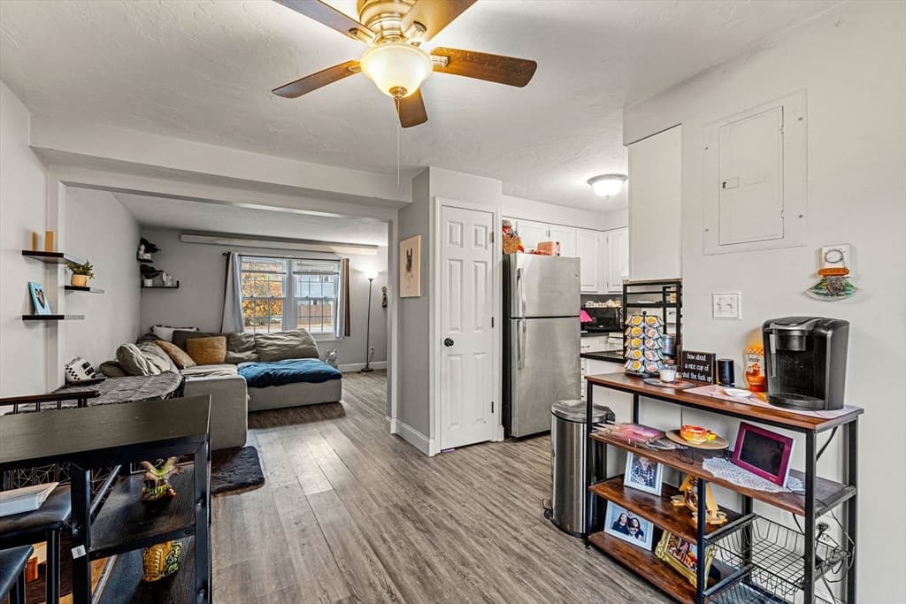 Condominium at 23 Magnolia St # 2, Attleboro MA 02703, Attleboro, photo 13 of 32