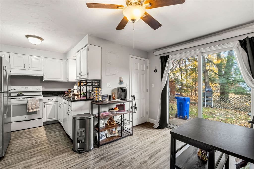 Condominium at 23 Magnolia St # 2, Attleboro MA 02703, Attleboro, photo 12 of 32