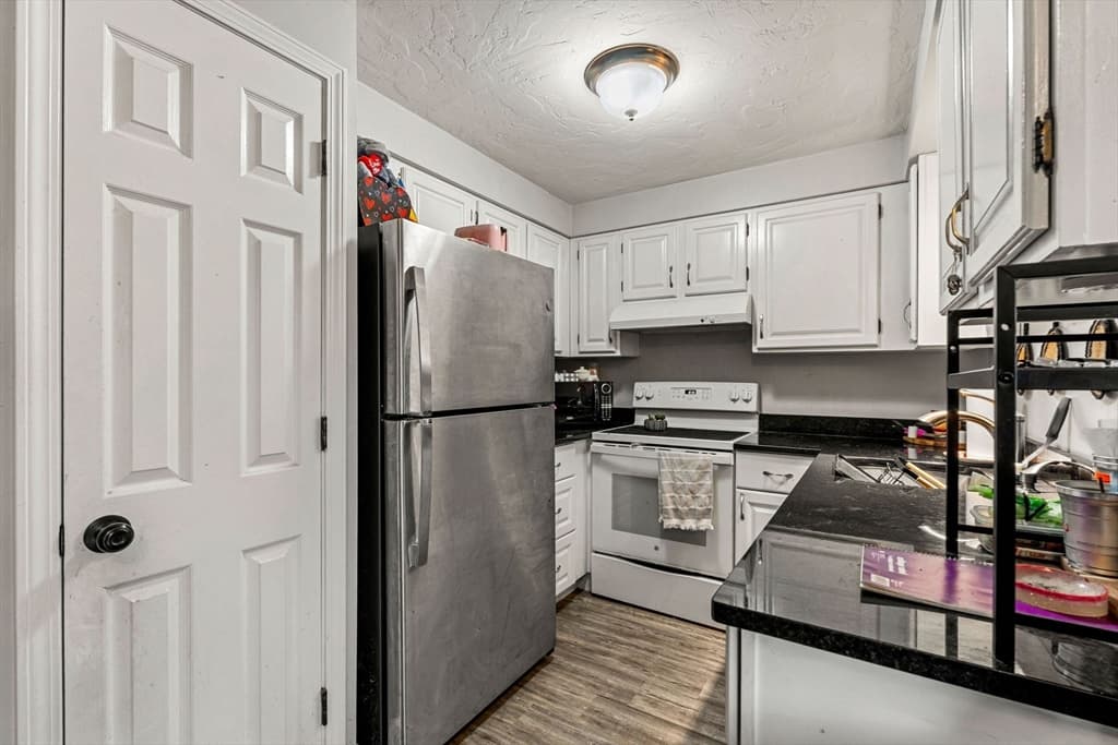 Condominium at 23 Magnolia St # 2, Attleboro MA 02703, Attleboro, photo 9 of 32