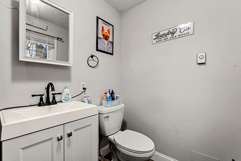 Condominium at 23 Magnolia St # 2, Attleboro MA 02703, Attleboro, photo 15 of 32
