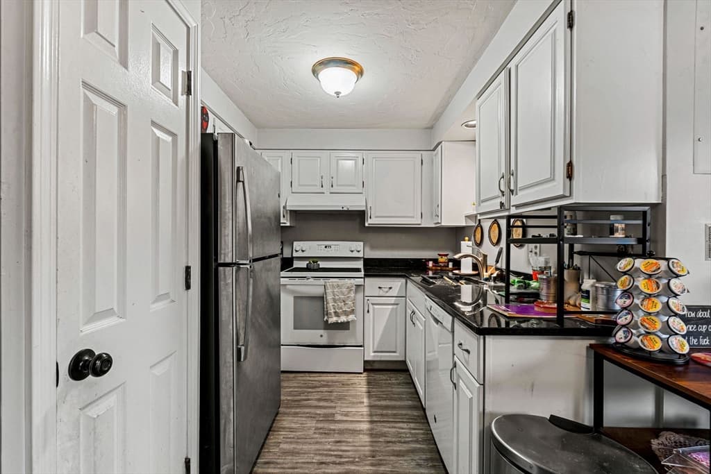 Condominium at 23 Magnolia St # 2, Attleboro MA 02703, Attleboro, photo 8 of 32