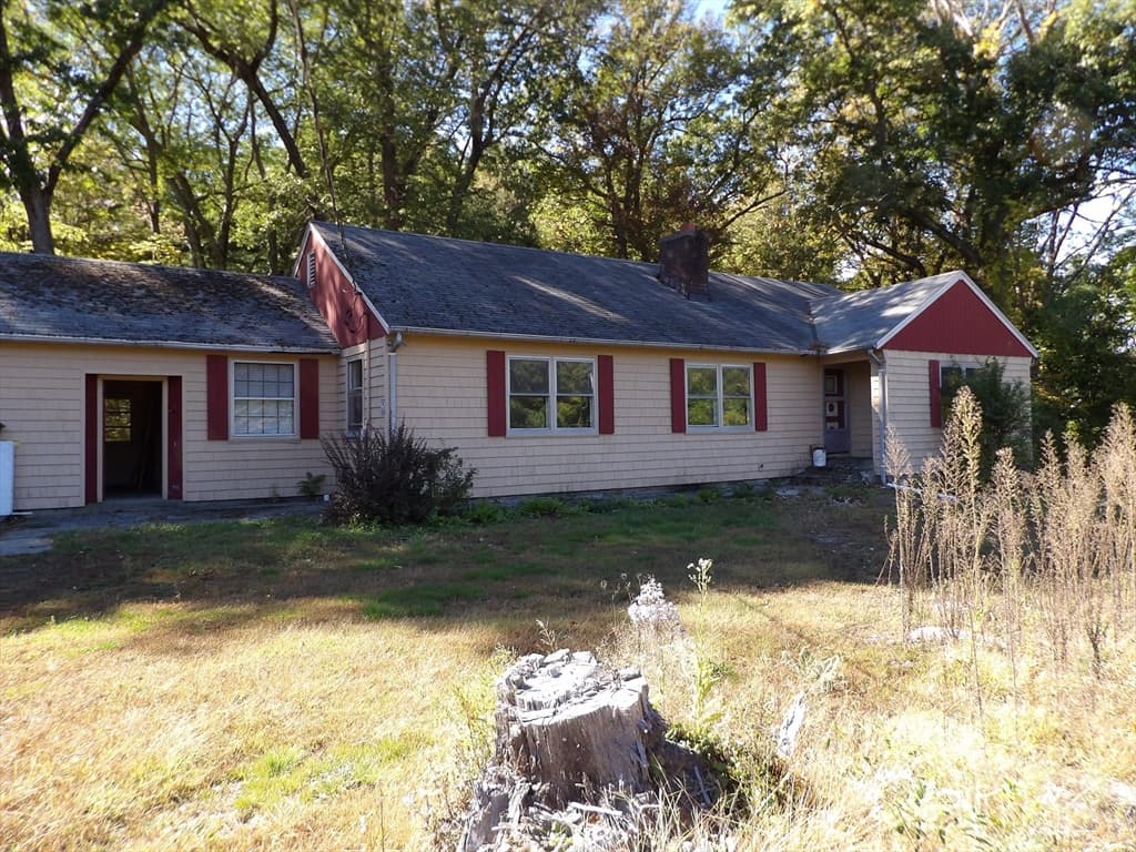 Single Family Residence at 124 Worcester Providence Tpke, Millbury MA 01527, Millbury, photo 2 of 13
