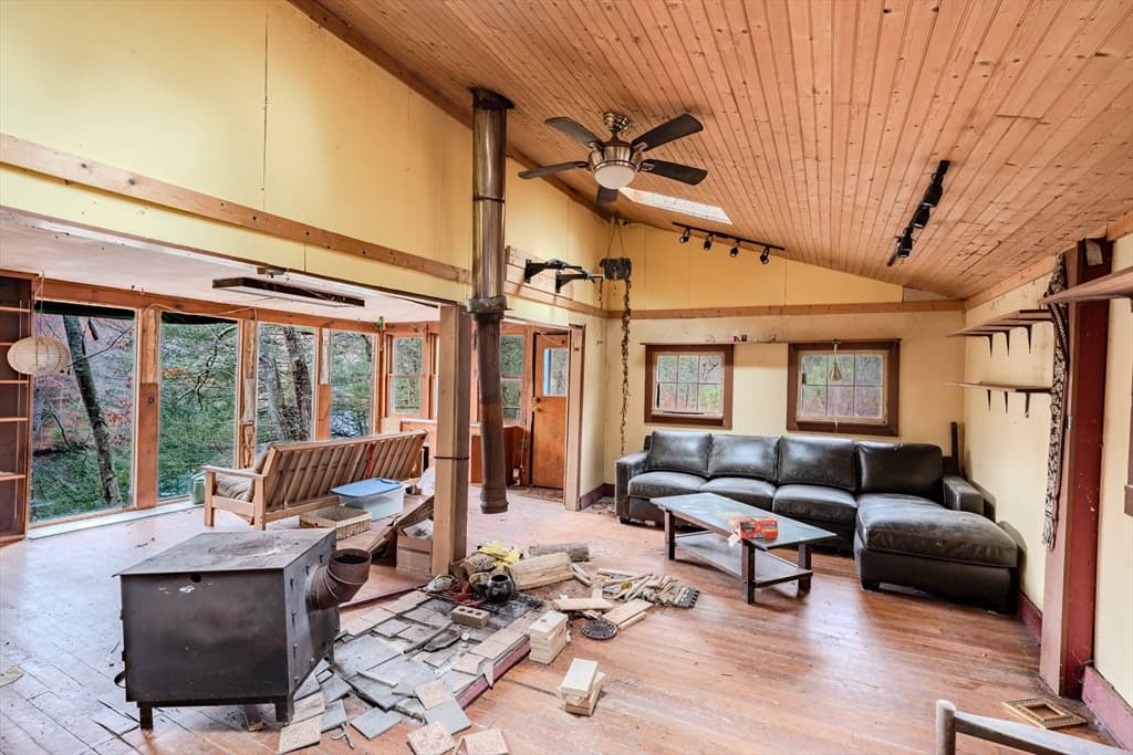 Single Family Residence at 38 King Dr, Wilbraham MA 01095, photo 8 of 21