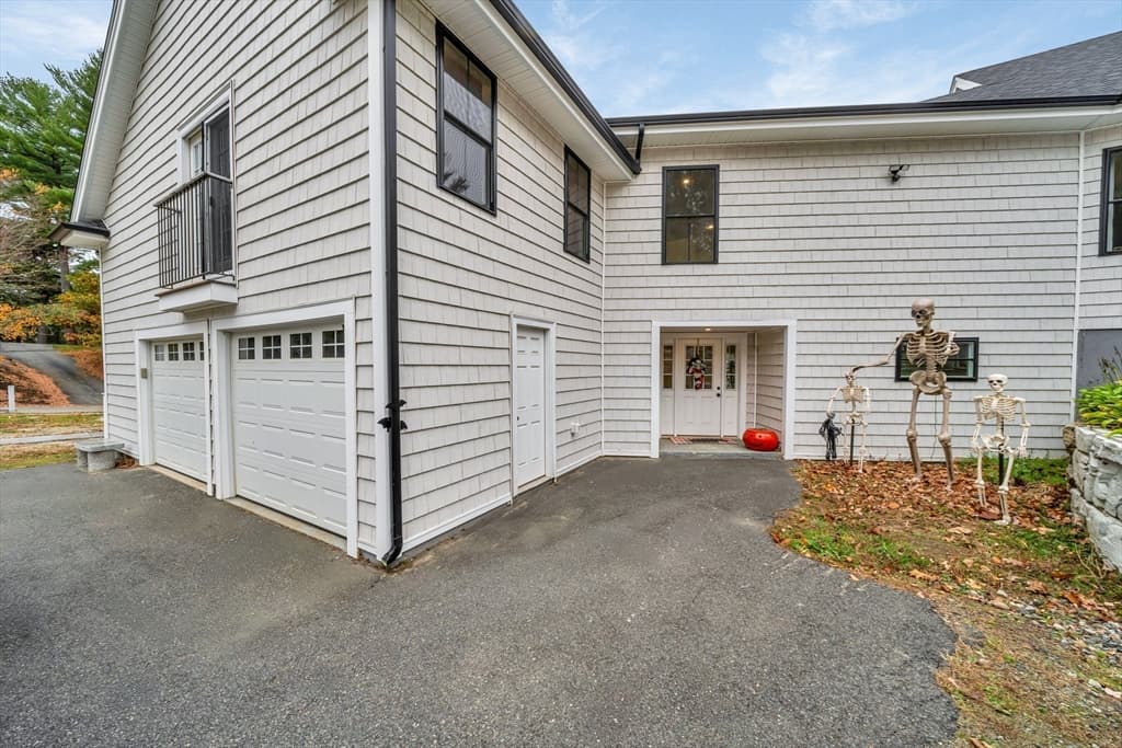 Single Family Residence at 4 Lowell St, Lynnfield MA 01940, Lynnfield, photo 32 of 42
